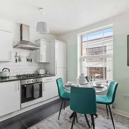 The Green Suite In Bristol City Centre