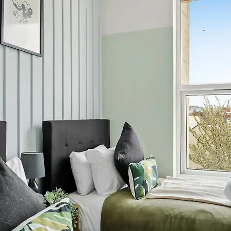 The Green Suite In Bristol City Centre *